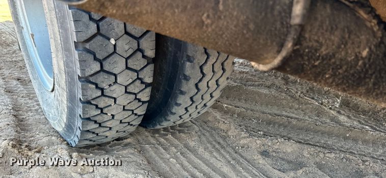 image for item DO3263 1979 International  1854 fuel truck