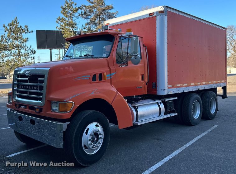 image for item DO3272 2000 Sterling  L9500 box truck