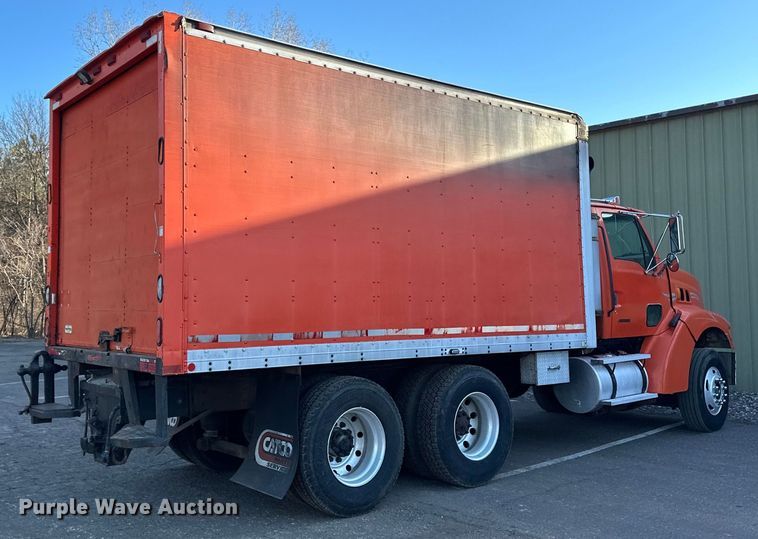 image for item DO3272 2000 Sterling  L9500 box truck