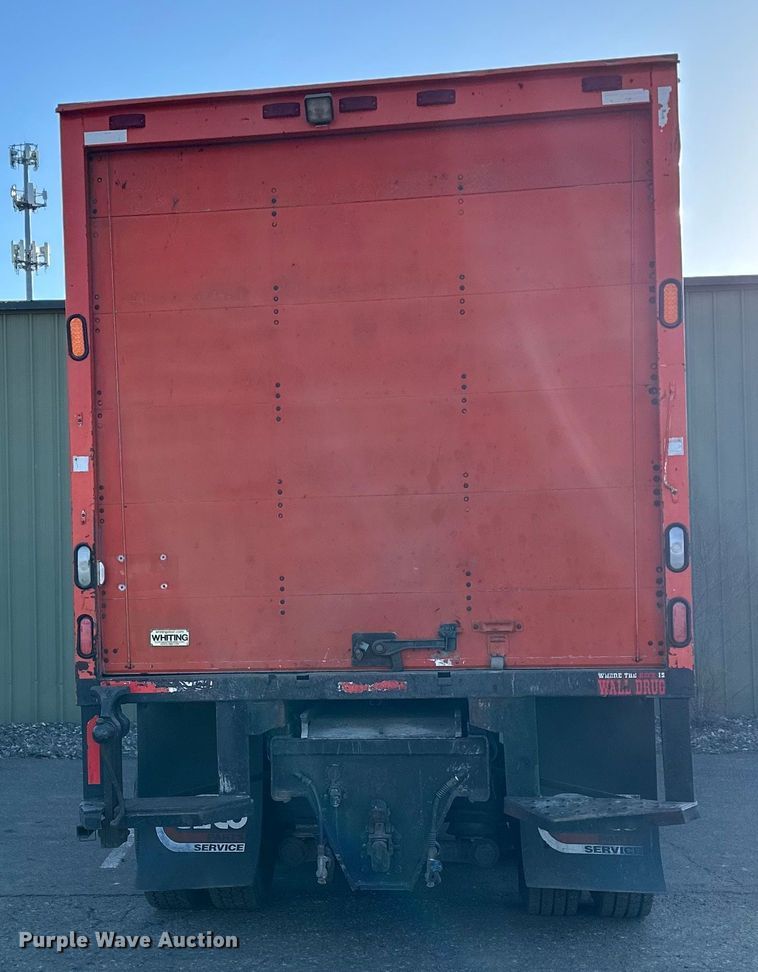 image for item DO3272 2000 Sterling  L9500 box truck