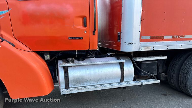 image for item DO3272 2000 Sterling  L9500 box truck