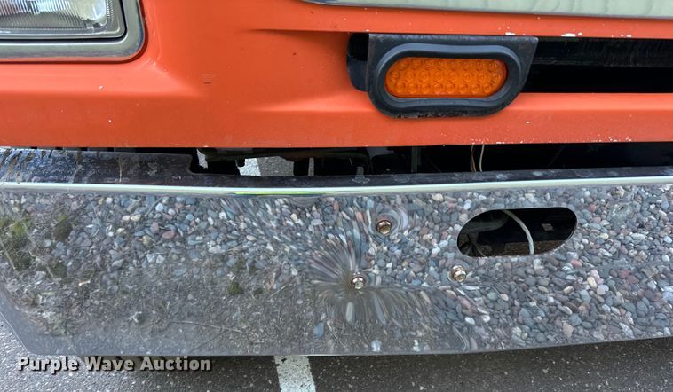 image for item DO3272 2000 Sterling  L9500 box truck