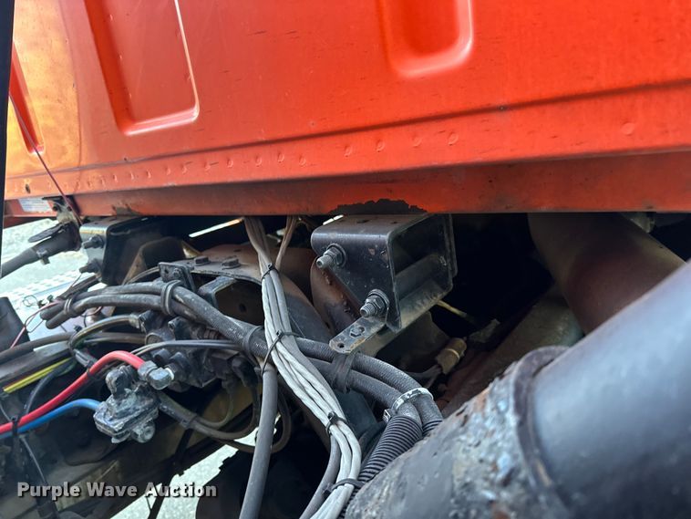 image for item DO3272 2000 Sterling  L9500 box truck