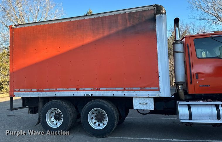 image for item DO3272 2000 Sterling  L9500 box truck