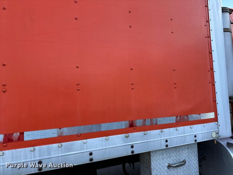 image for item DO3272 2000 Sterling  L9500 box truck