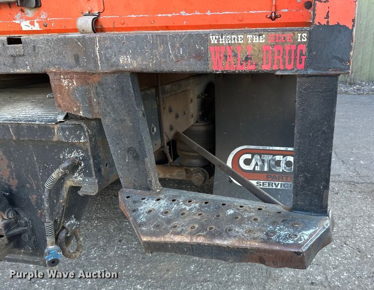 image for item DO3272 2000 Sterling  L9500 box truck