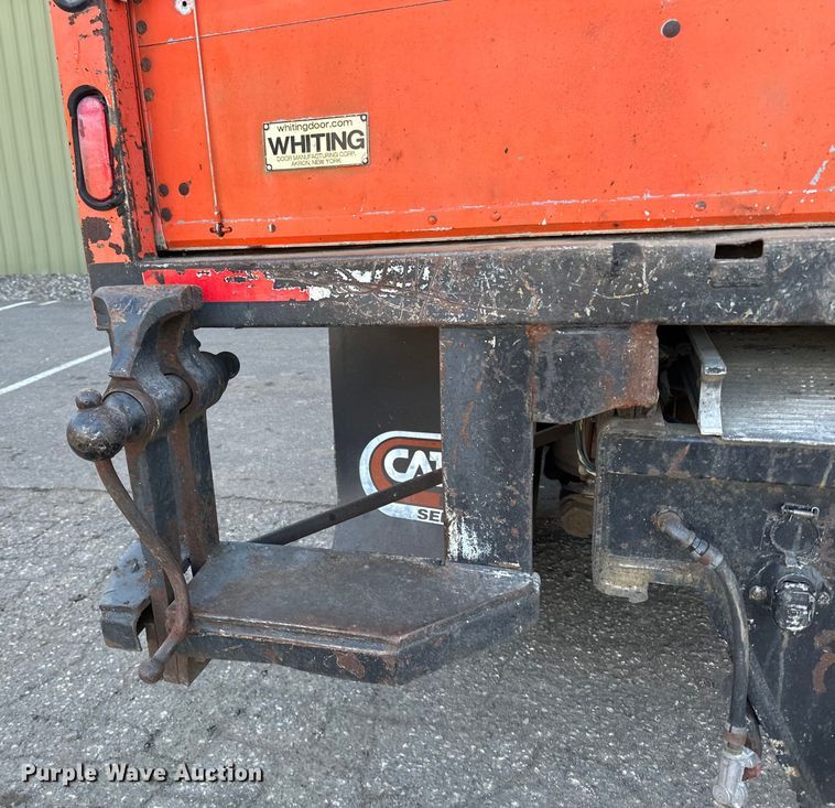 image for item DO3272 2000 Sterling  L9500 box truck