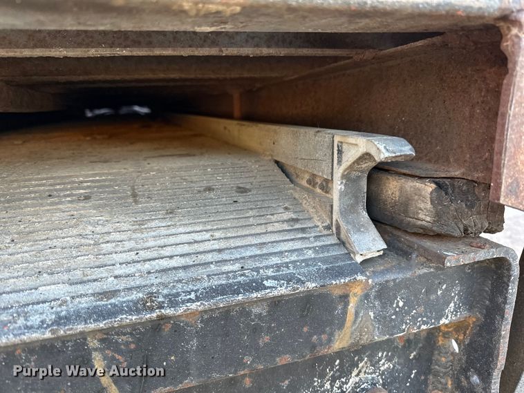 image for item DO3272 2000 Sterling  L9500 box truck