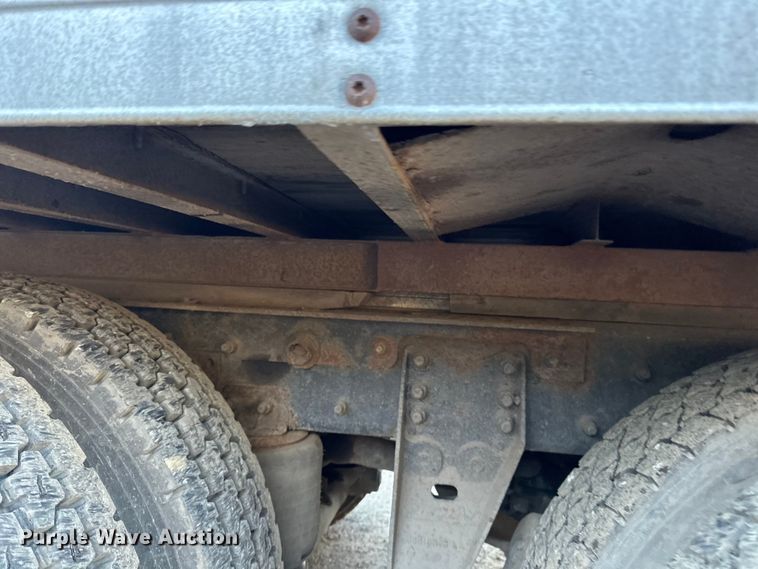 image for item DO3272 2000 Sterling  L9500 box truck