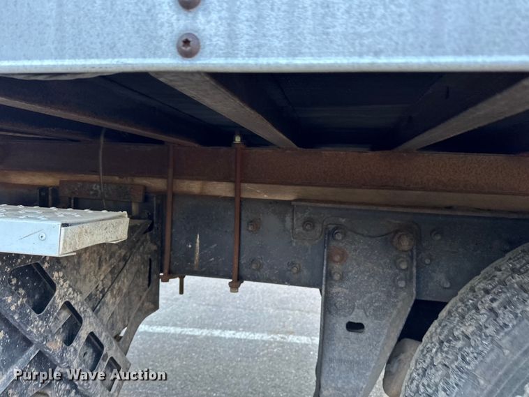 image for item DO3272 2000 Sterling  L9500 box truck