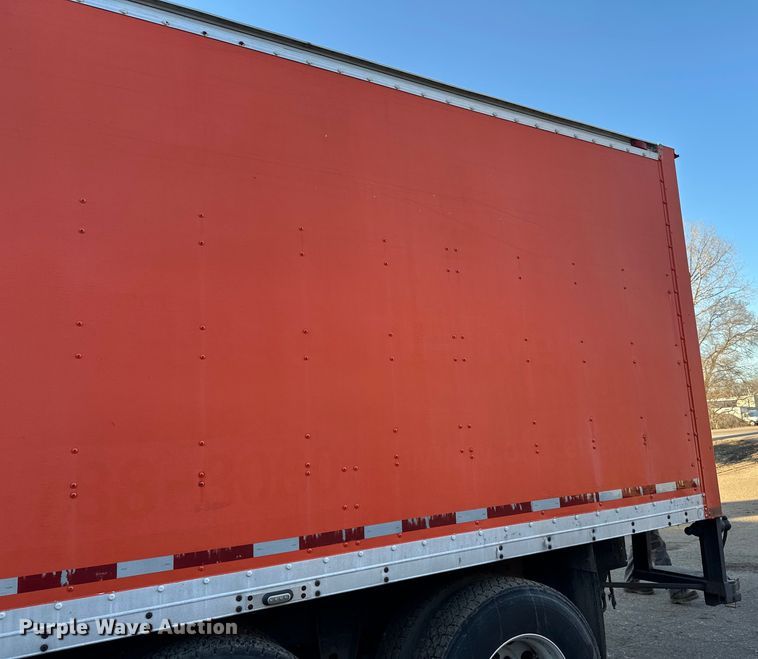 image for item DO3272 2000 Sterling  L9500 box truck