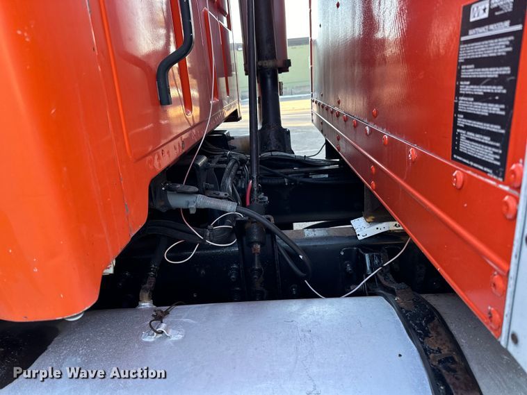 image for item DO3272 2000 Sterling  L9500 box truck