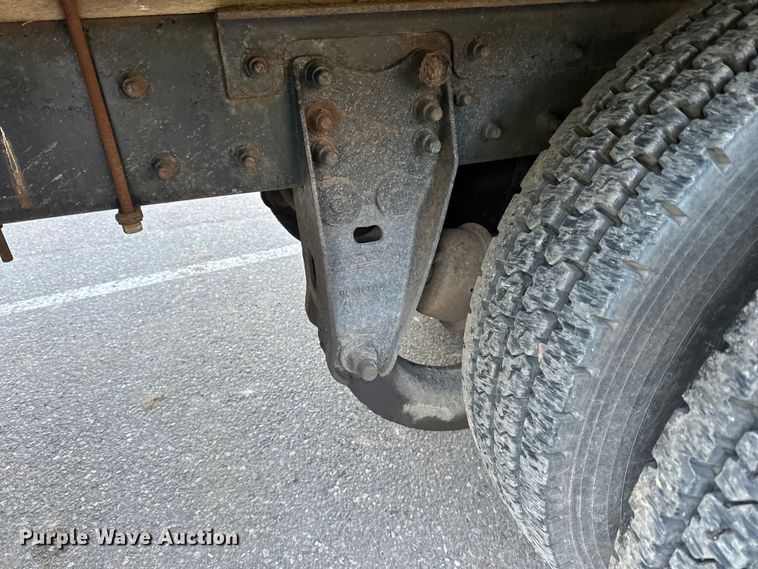 image for item DO3272 2000 Sterling  L9500 box truck