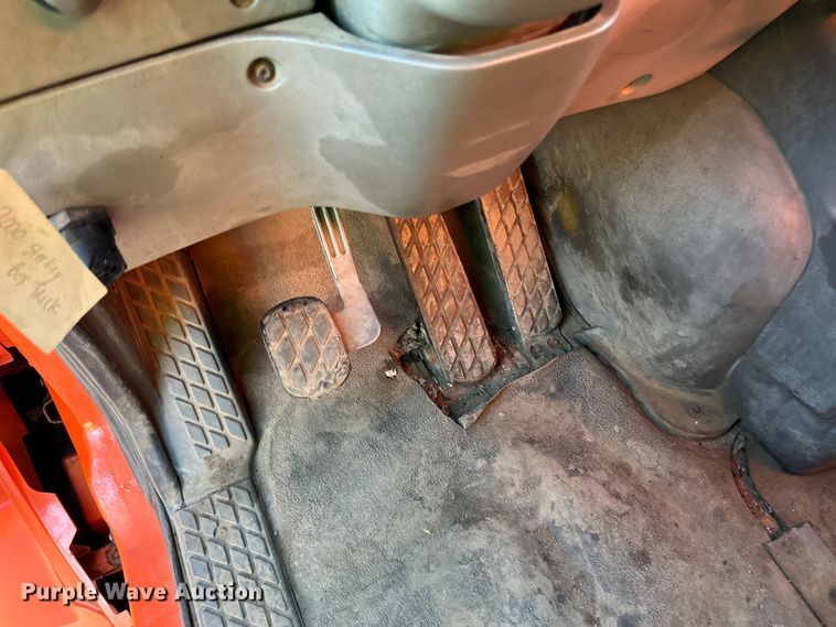 image for item DO3272 2000 Sterling  L9500 box truck