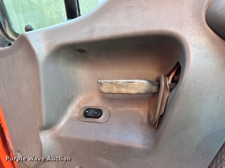 image for item DO3272 2000 Sterling  L9500 box truck