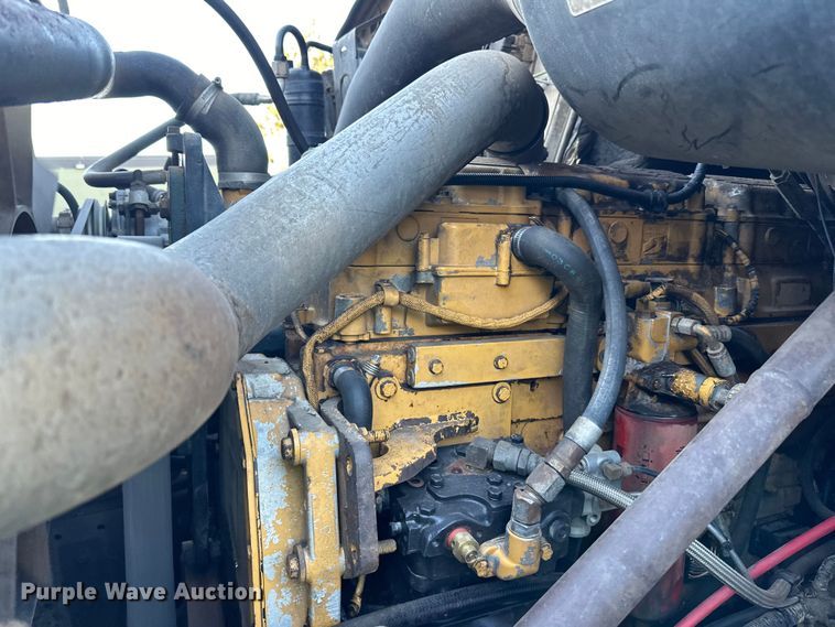 image for item DO3272 2000 Sterling  L9500 box truck