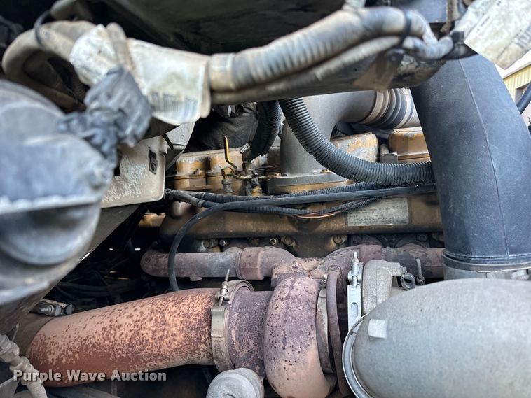 image for item DO3272 2000 Sterling  L9500 box truck