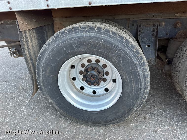 image for item DO3272 2000 Sterling  L9500 box truck