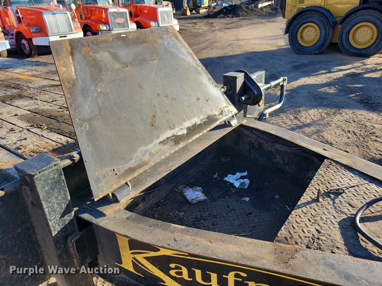 image for item DO3274 2015 Kaufman  equipment trailer