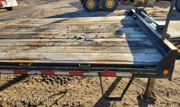 image for item DO3274 2015 Kaufman  equipment trailer
