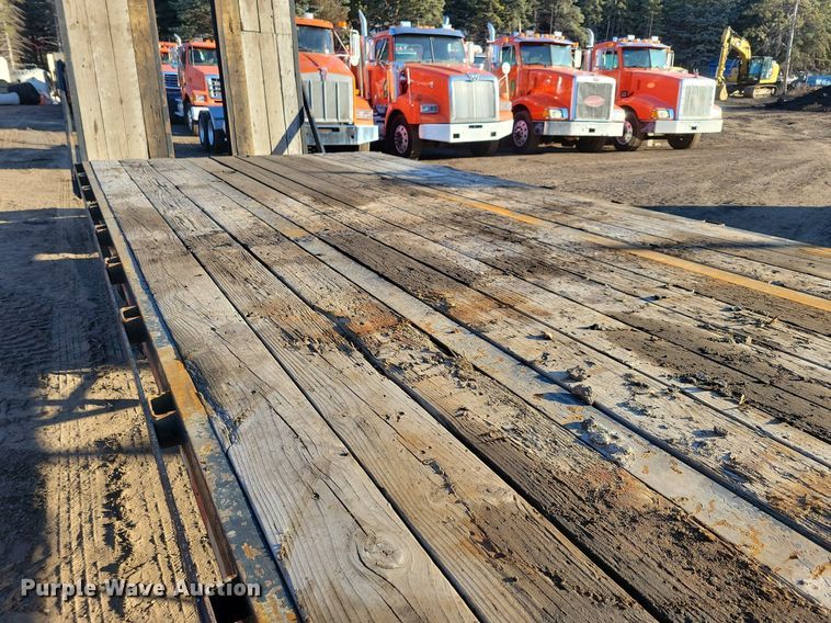 image for item DO3274 2015 Kaufman  equipment trailer