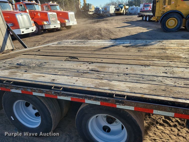 image for item DO3274 2015 Kaufman  equipment trailer