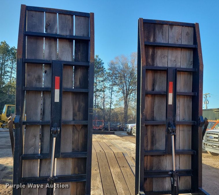 image for item DO3274 2015 Kaufman  equipment trailer