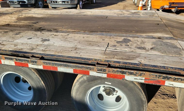 image for item DO3274 2015 Kaufman  equipment trailer