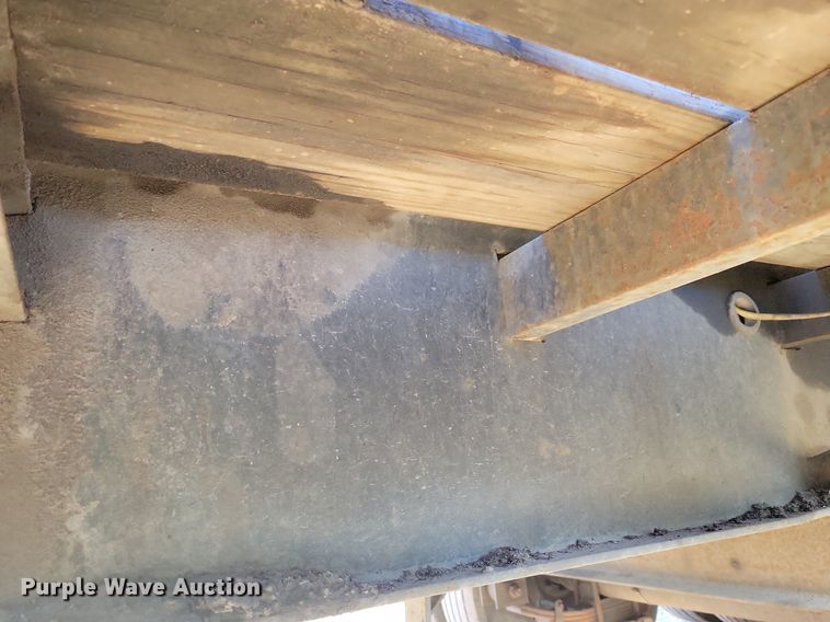 image for item DO3274 2015 Kaufman  equipment trailer