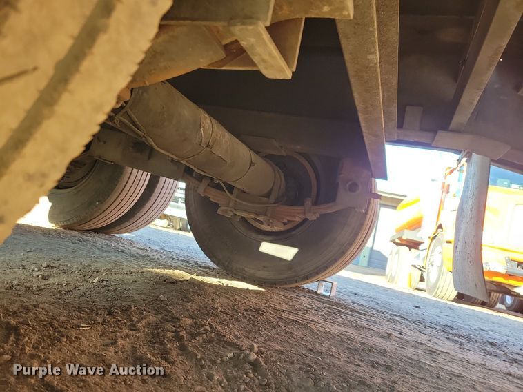 image for item DO3274 2015 Kaufman  equipment trailer