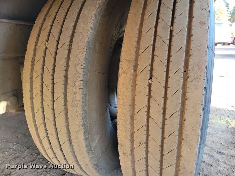 image for item DO3274 2015 Kaufman  equipment trailer