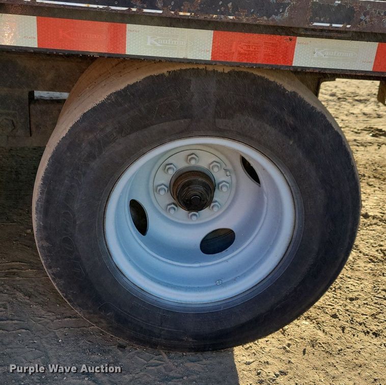 image for item DO3274 2015 Kaufman  equipment trailer