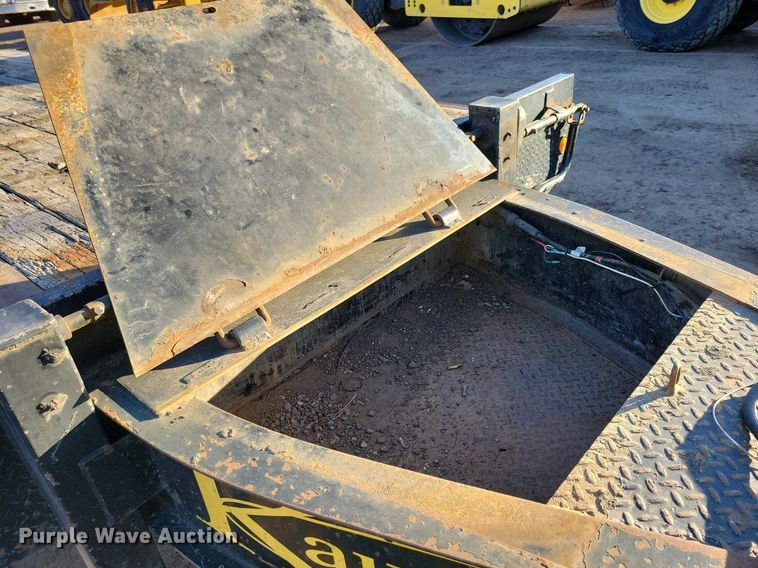 image for item DO3275 2015 Kaufman  equipment trailer