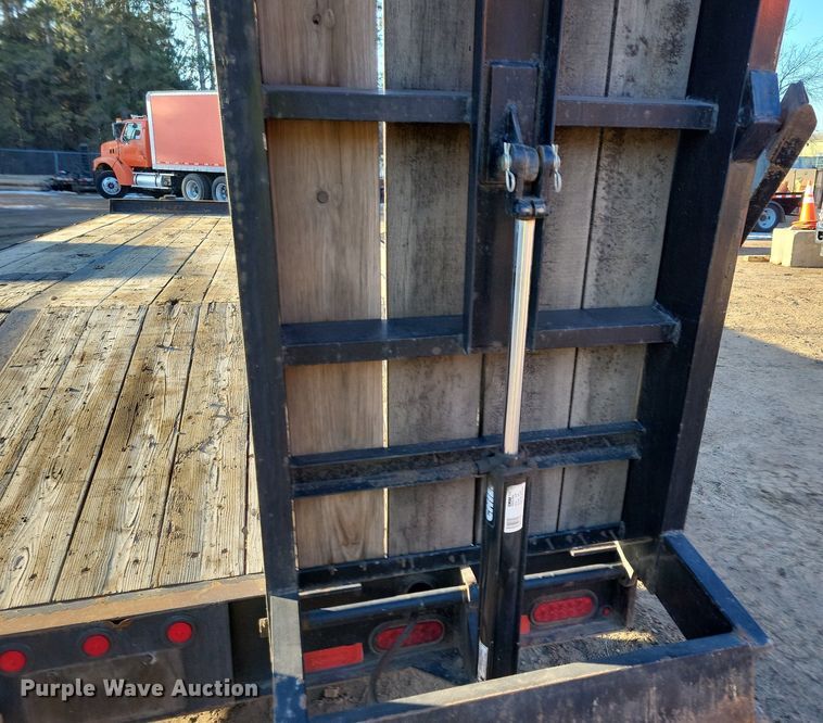 image for item DO3275 2015 Kaufman  equipment trailer