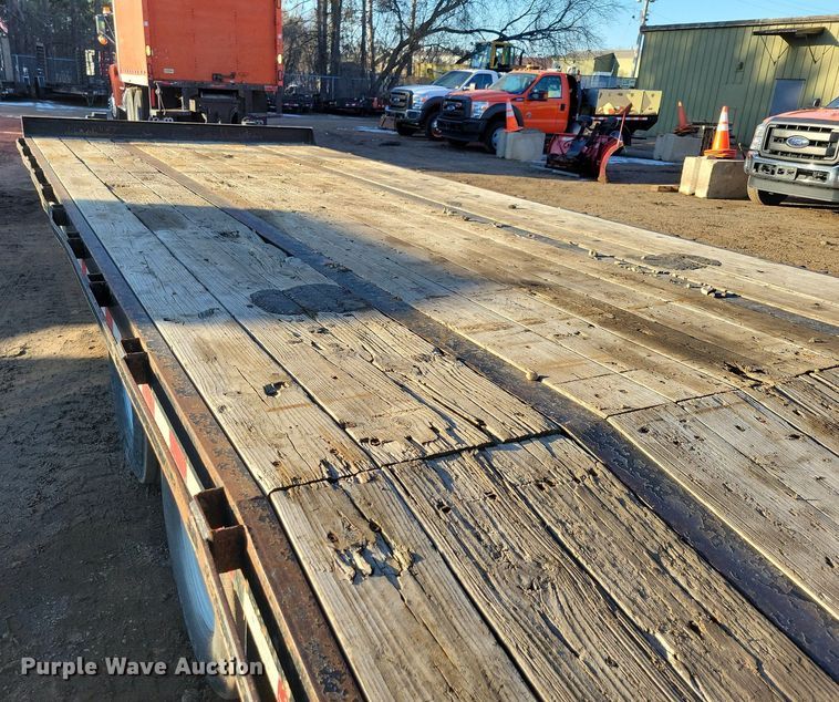 image for item DO3275 2015 Kaufman  equipment trailer