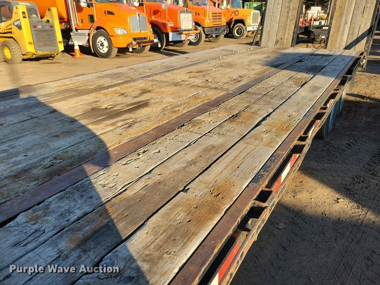 image for item DO3275 2015 Kaufman  equipment trailer
