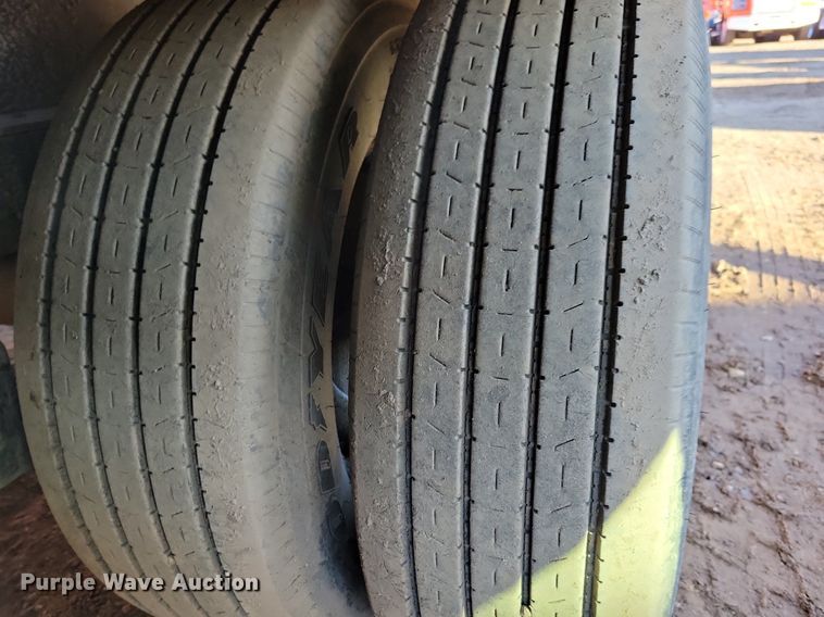 image for item DO3275 2015 Kaufman  equipment trailer