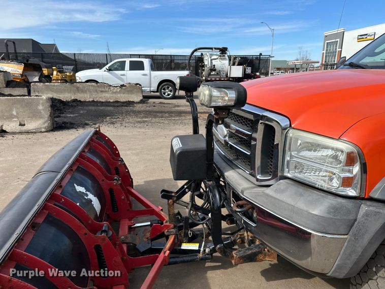 image for item DO3294 2005 Ford  F550 dump truck