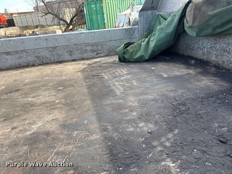 image for item DO3294 2005 Ford  F550 dump truck