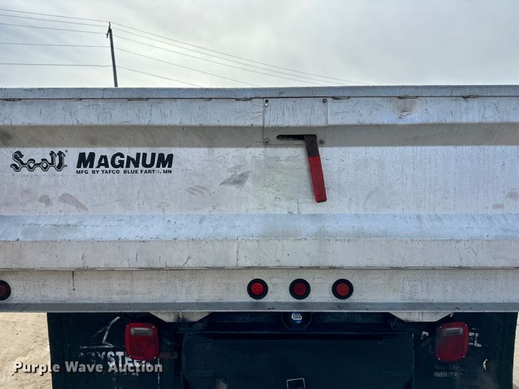 image for item DO3294 2005 Ford  F550 dump truck