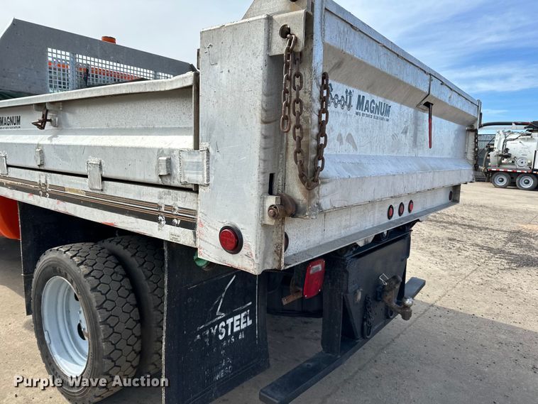 image for item DO3294 2005 Ford  F550 dump truck