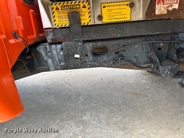 image for item DO3294 2005 Ford  F550 dump truck