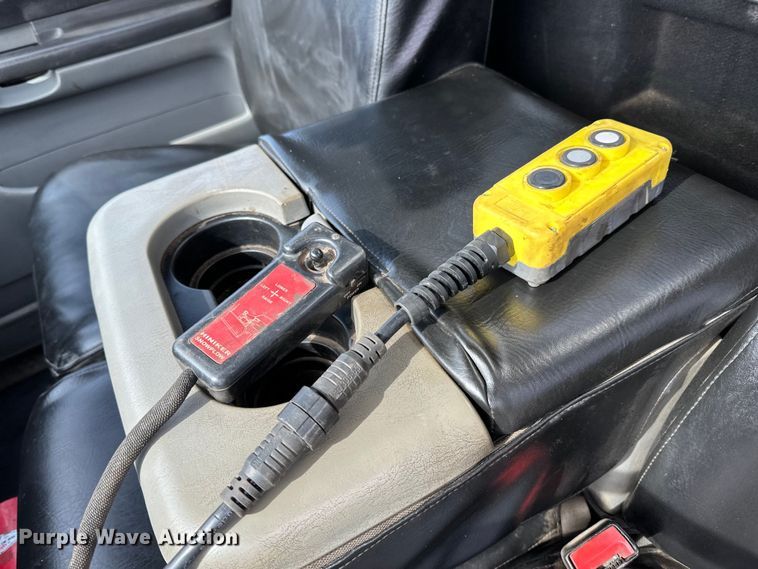 image for item DO3294 2005 Ford  F550 dump truck