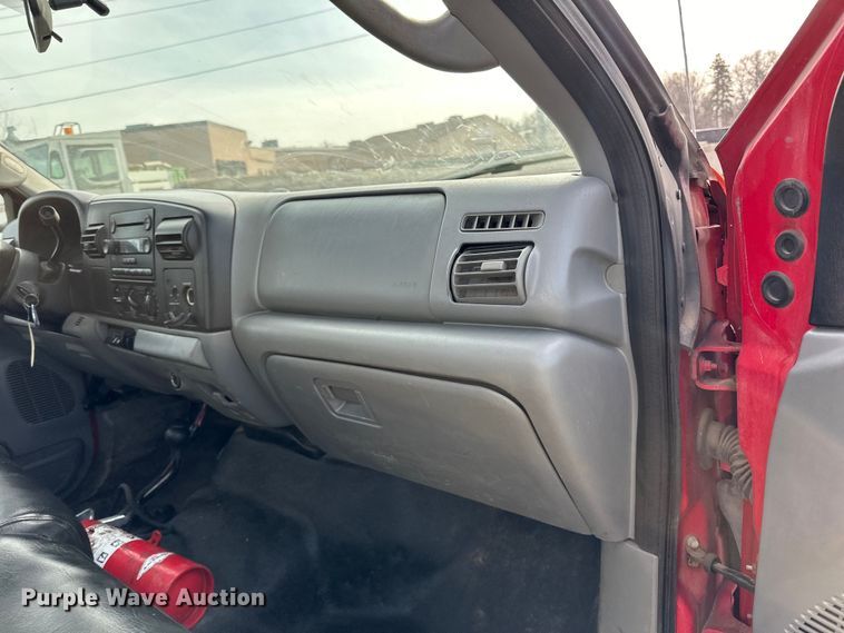 image for item DO3294 2005 Ford  F550 dump truck