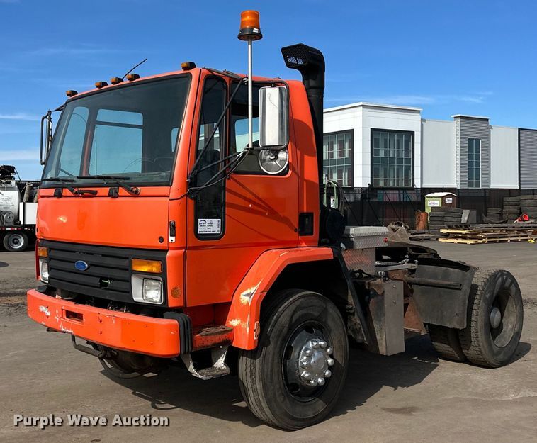 image for item DO3296 1996 Ford CF8000 semi truck