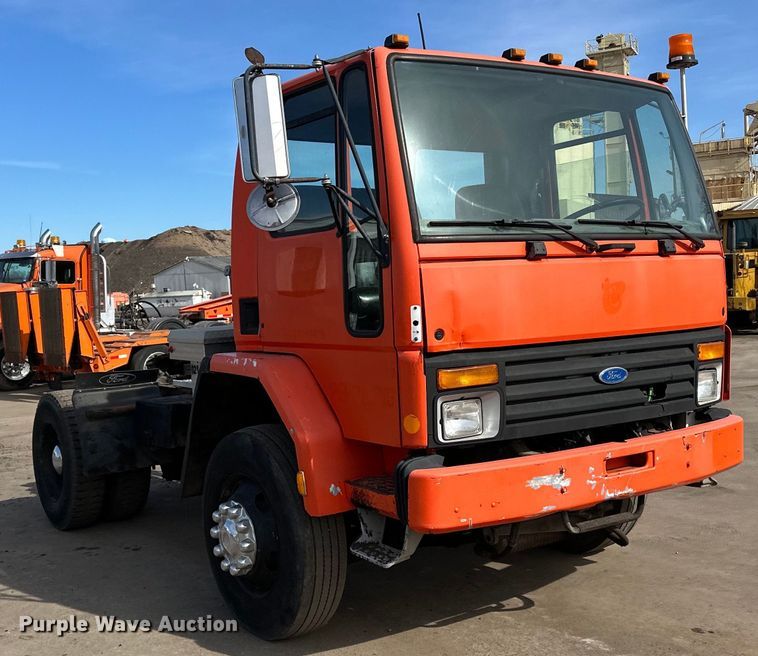 image for item DO3296 1996 Ford CF8000 semi truck