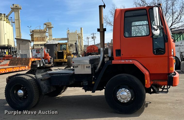 image for item DO3296 1996 Ford CF8000 semi truck