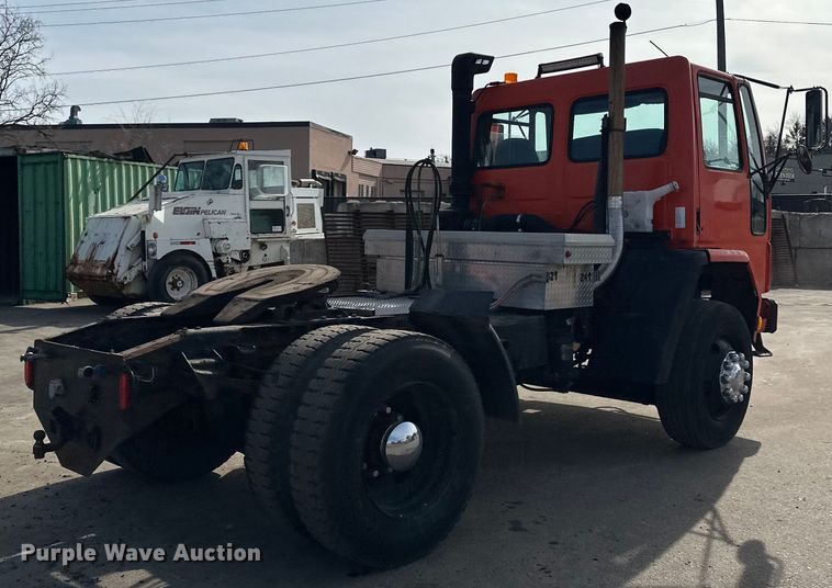 image for item DO3296 1996 Ford CF8000 semi truck