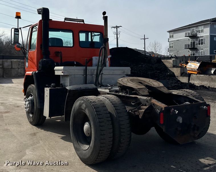 image for item DO3296 1996 Ford CF8000 semi truck