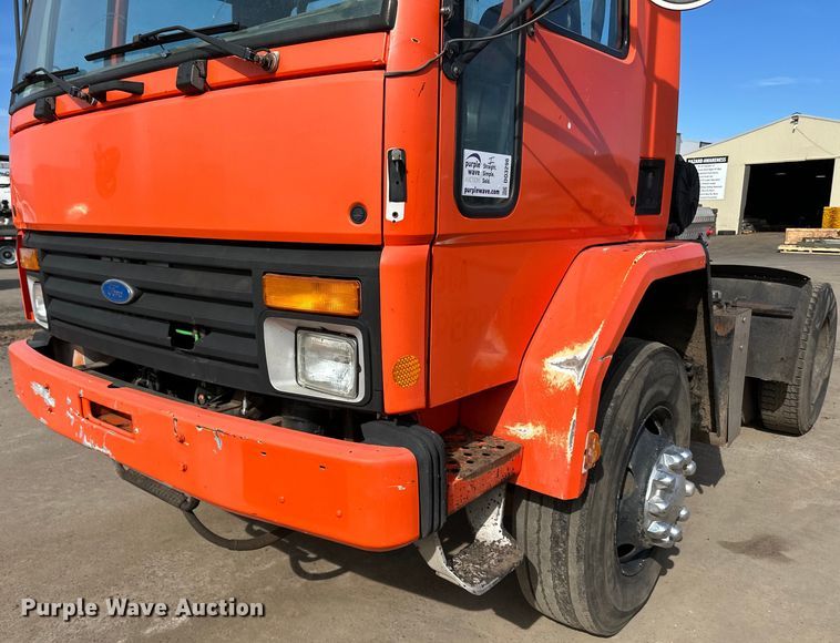 image for item DO3296 1996 Ford CF8000 semi truck